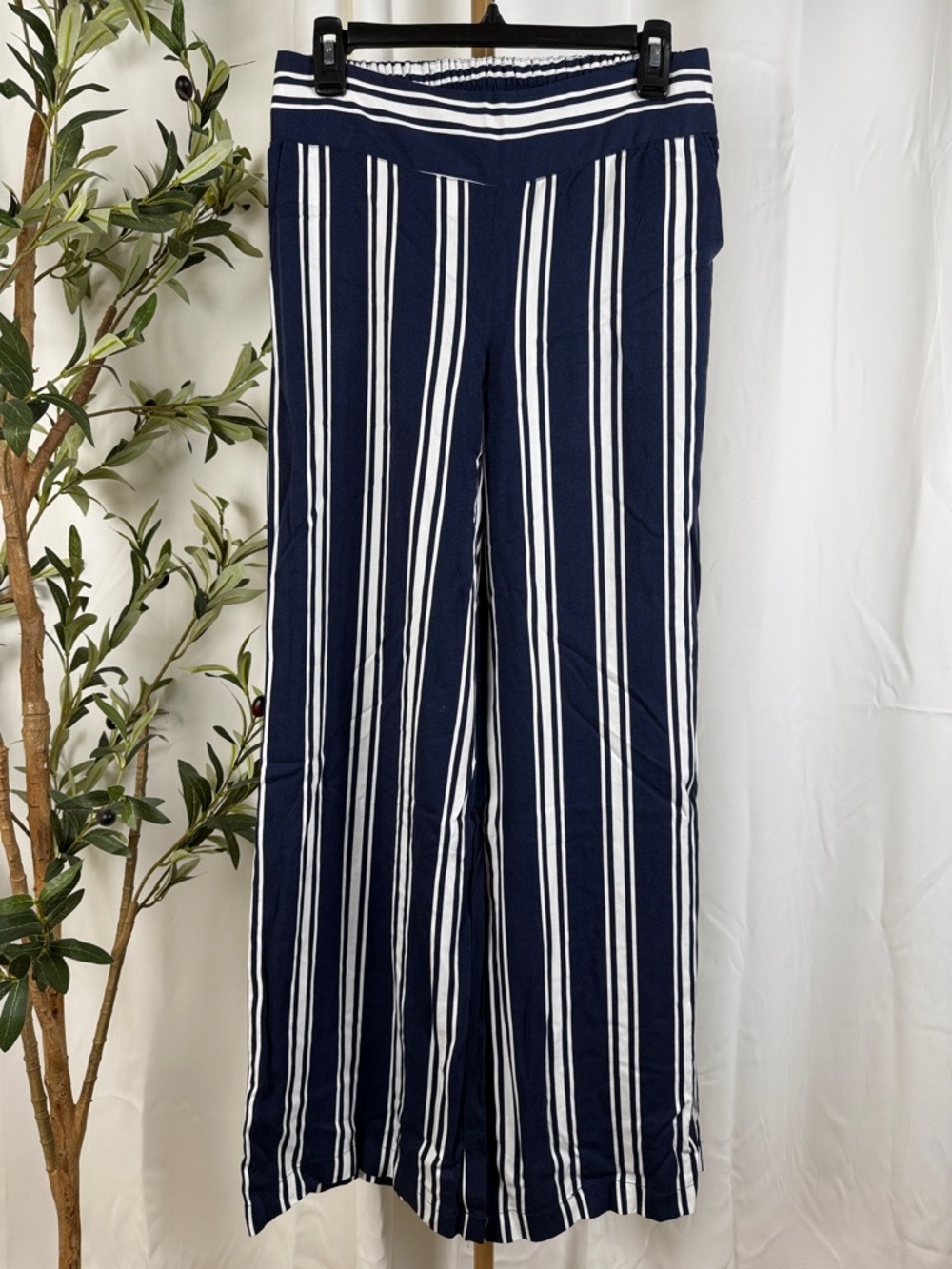 Cynthia Rowley Navy and White Vertical-Stripe Wide-Leg Flowy Pants Sz 4 (B6)
